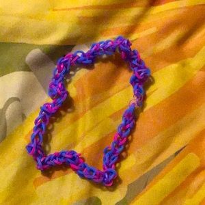 This is a rubber band necklace